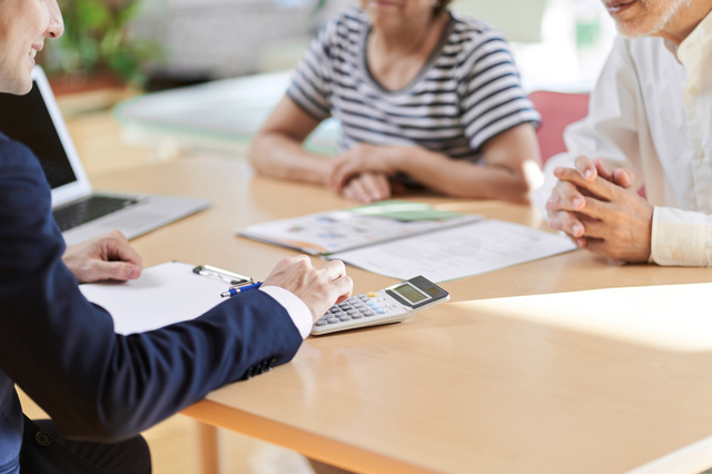 売却前の実家片付けを相談するお客様