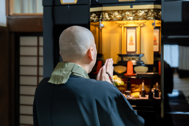 魂抜き(閉眼供養)の様子