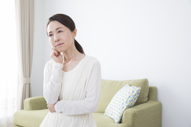 故人宅と遺族の住所が別の自治体になっているケースの図