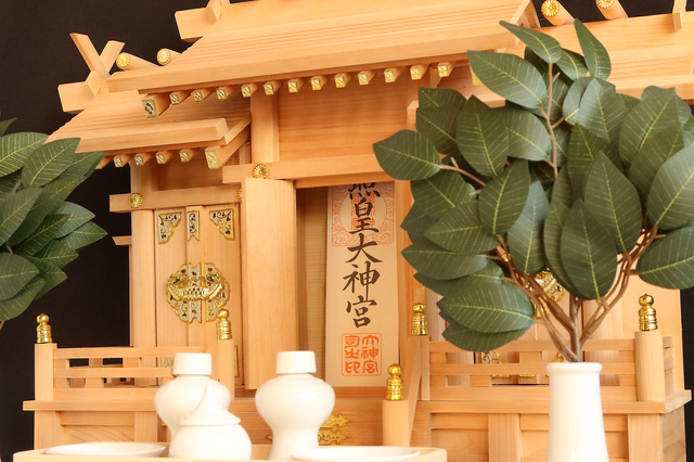 神棚のお札と神具
